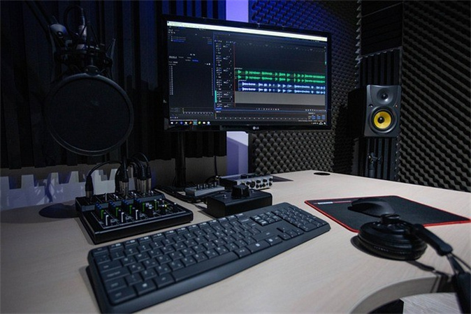 6 Best Voice Changers for Streaming in 2023